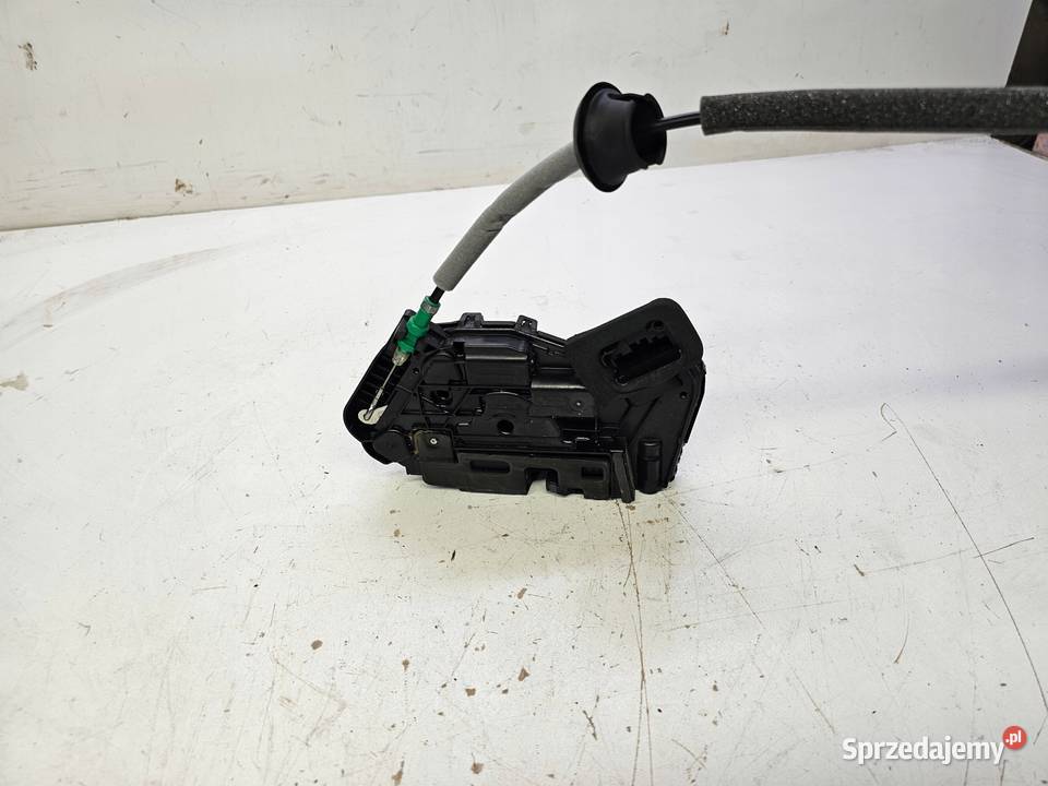 ZAMEK DRZWI PRAWY PRZÓD AUDI Q3 F3 5TB837016A osobowe sprzedam
