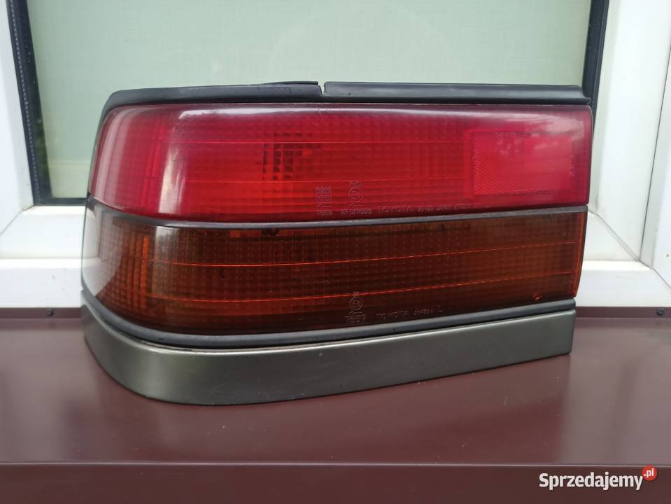Toyota Carina II T170 lampa tył tylna lewa łódzkie