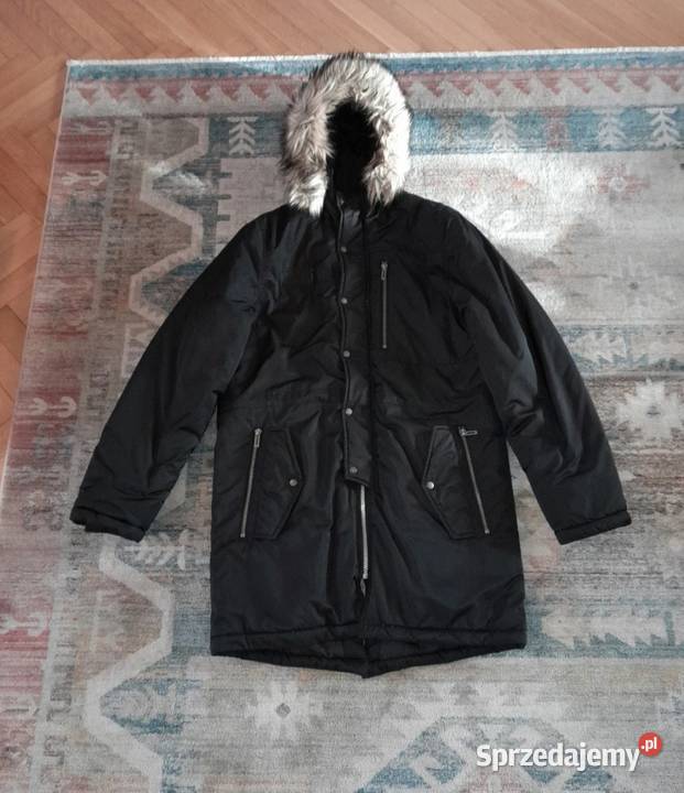 Czarna długa kurtka z kapturem Balice