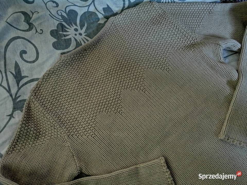 Sweter z cekinami delikatnymi dekolcie Beżowy Tk wielkopolskie Leszno