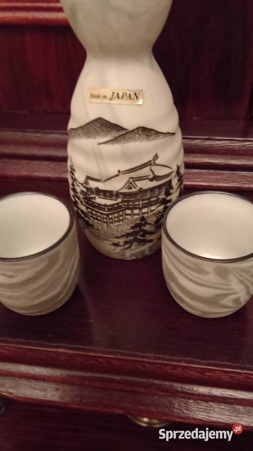 Porcelanowy komplet do sakeNowy Warszawa