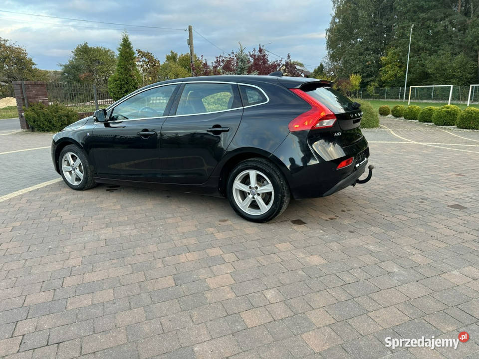 Volvo V40 II 2012 Rok produkcji 2015 Lipówki
