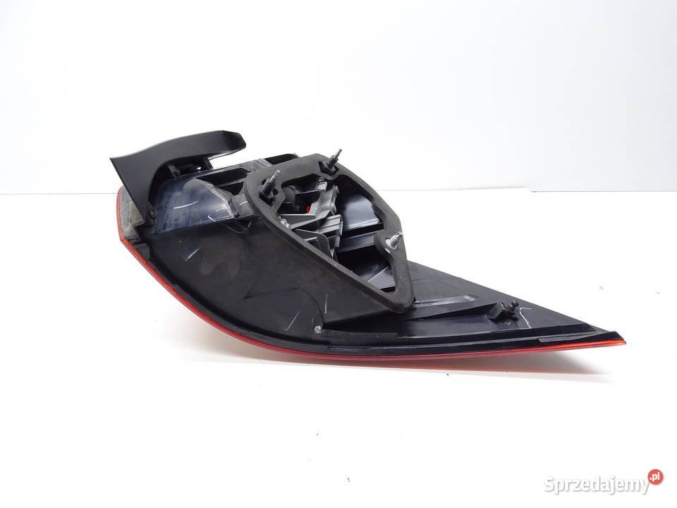 LAMPA LEWA LEWY TYŁ TYLNA W BŁOTNIK VW GOLF VI
