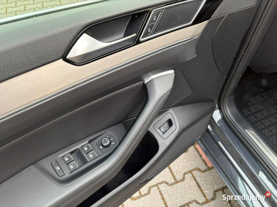 Volkswagen Passat Variant Highline Full LED ABS Lipówki