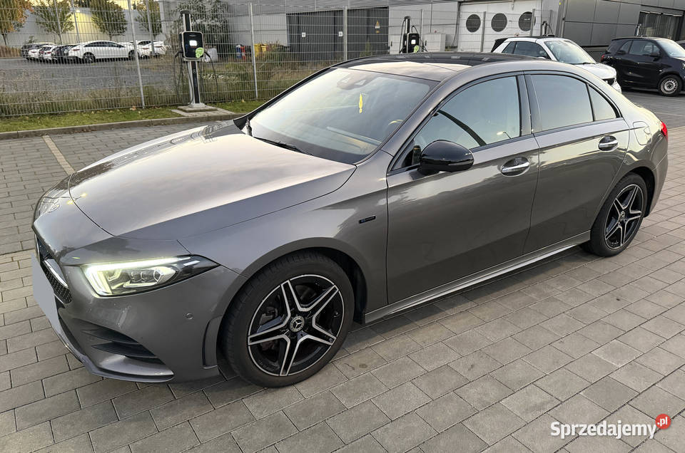 Mercedes A250e AMG Line Night Pano Burmester 360 ABS Warszawa