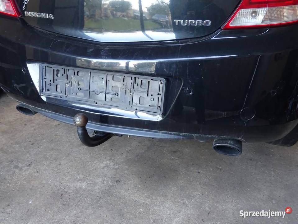Insignia A 16 TURBO dyfuzor zderzaka dwa wydechy Zderzaki Parcice