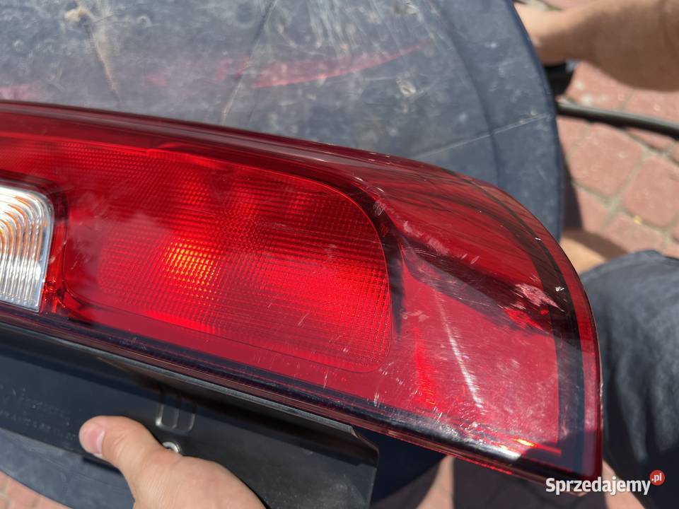 LAMPA 52044717 FIAT DOBLO 2 II LIFT FL 2015 LEWA dostawcze Poniatowa sprzedam