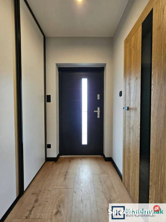 Dom wolnostojący 983m2 Besko