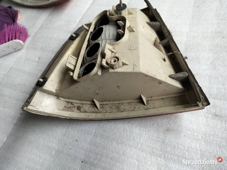 OPEL ASTRA II G 2 LAMPA TYŁ TYLNA PRAWA Kamień-Kolonia