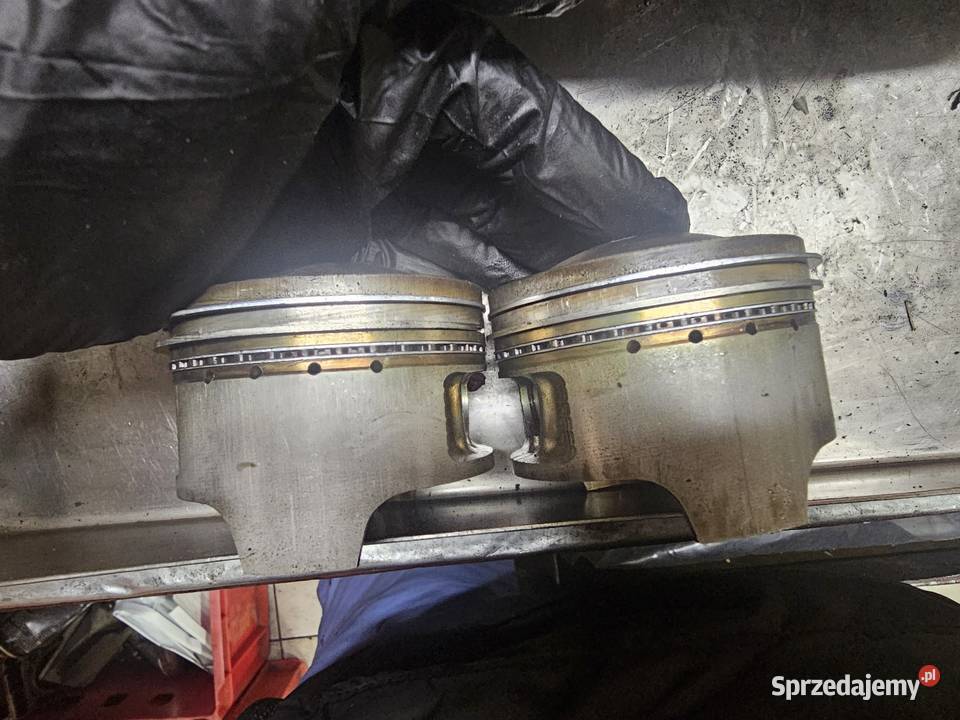Suzuki GS 500 cylinder cylindry tłoki tłok GS500 Jelenia Góra