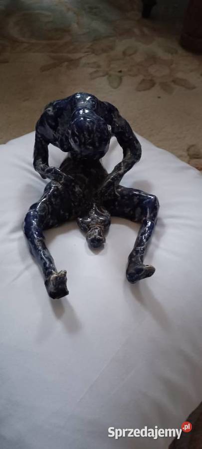 RZEŻBA PODNISZCZONA KOBIETA RODZACA DZIECKO 20 Poznań