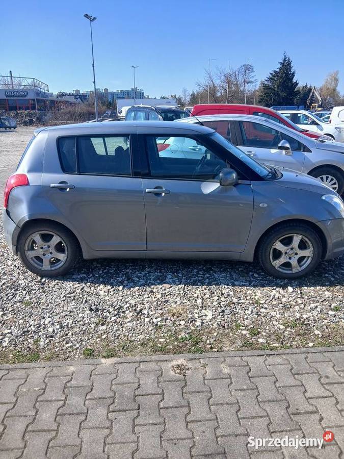 Suzuki swift benzyna uszkodzony tył Warszawa