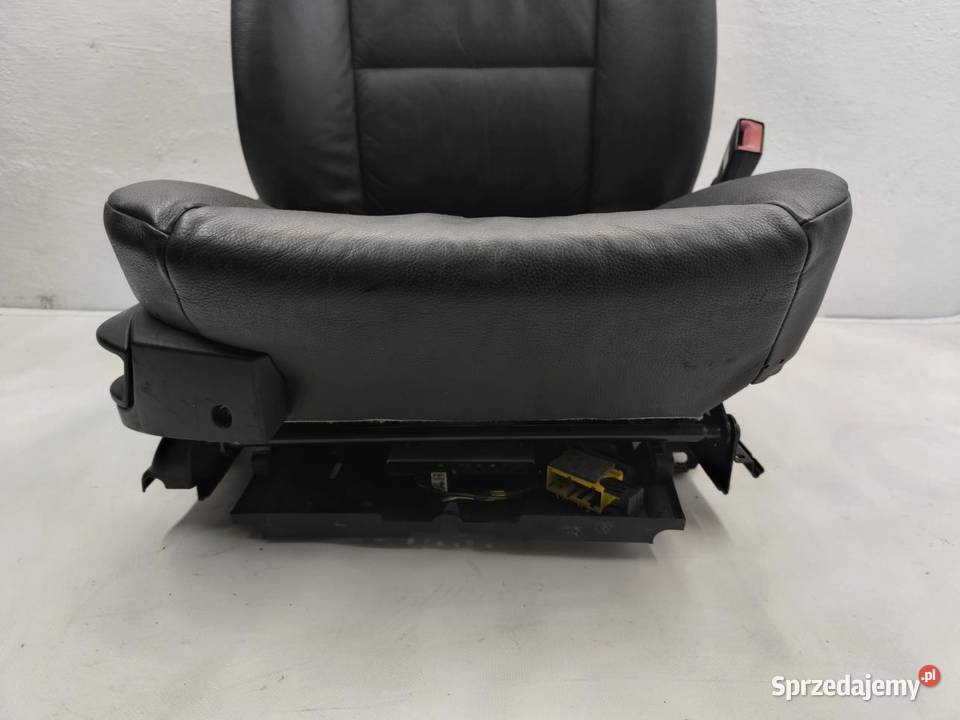 FOTEL PRAWY PRZÓD SKÓRA GRZANY BMW E61