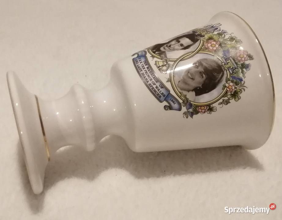 Porcelanowy kielich puchar Wade Ślub Diany 1981 Czeladź