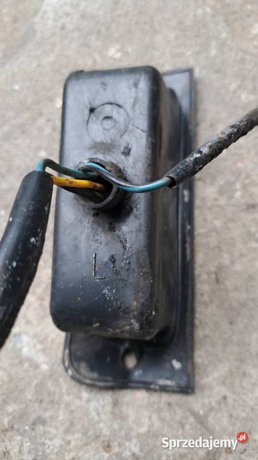 obudowa kierunkowskazu lewa przód Fiat125p 6874r