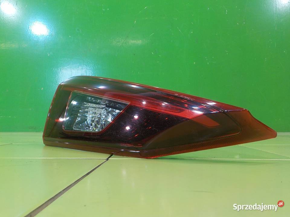 MAZDA 3 BM III 22 D 15r SEDAN 4D lampa lewa tyl Lampy tylne Suków