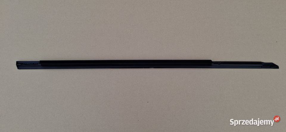 MERCEDES CKLASA W205 LISTWA ZGARNIAJĄCA LEWY Bieleń