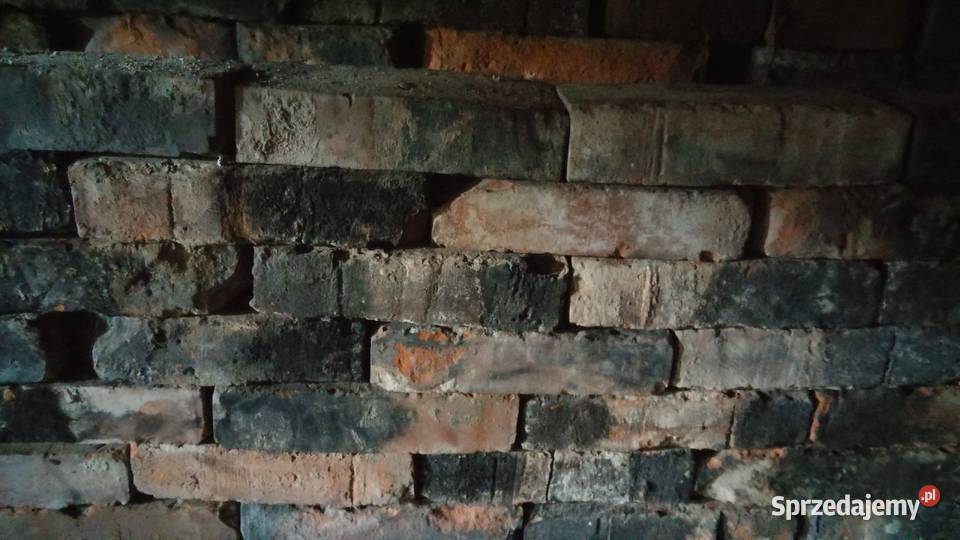 Stare cegły z komina i pieców kuchennych