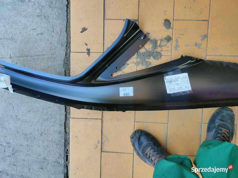 Słupek lewy tył sedan audi a4b9 Płock