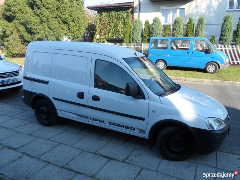 OPEL COMBO 16 BENZYNA SERWISOWANY BEZWYPADKOWY poduszka powietrzna Mielec