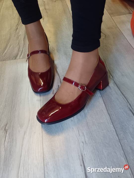 3940 Bordowe czółenka wieczorowe z zapięciem małopolskie