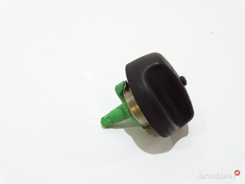 KOREK WLEWU PALIWA BMW E60 E61 OE 4817628 osobowe Strzyżewice