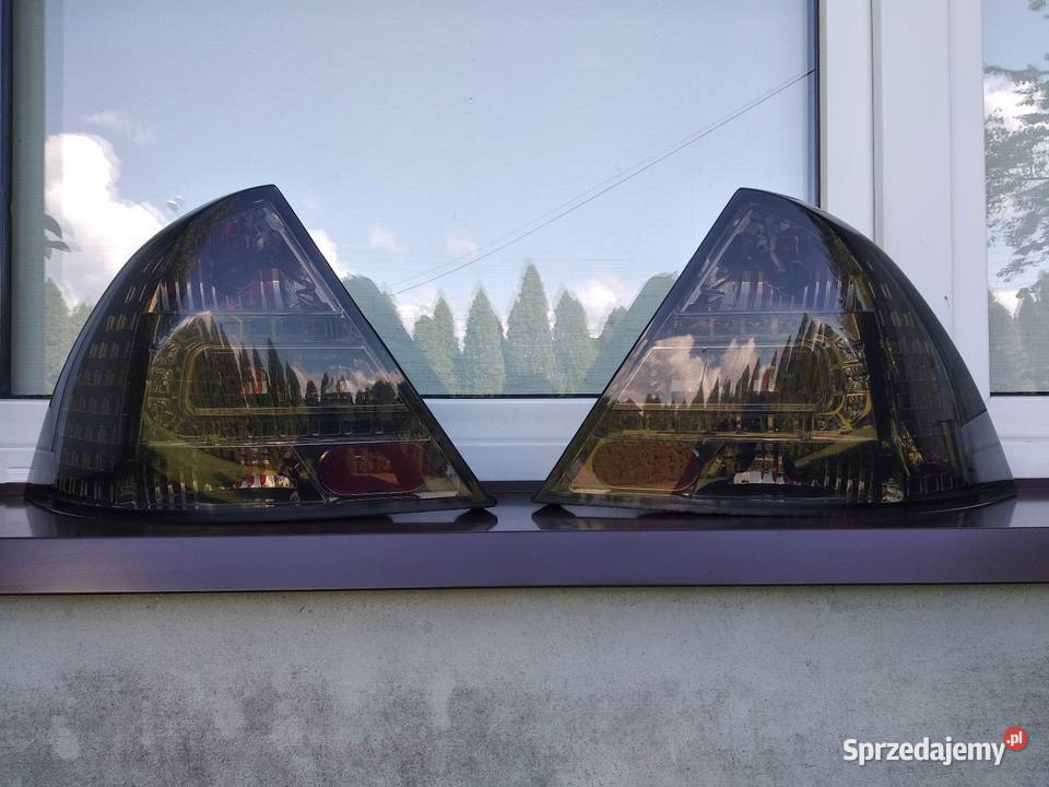 Ford Mondeo MK3 lampy tył tylne komplet ciemne osobowe Sieradz