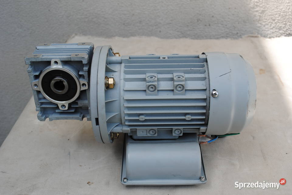 Motoreduktor przekładnia 018kw 100 obrotów 1 Błonie