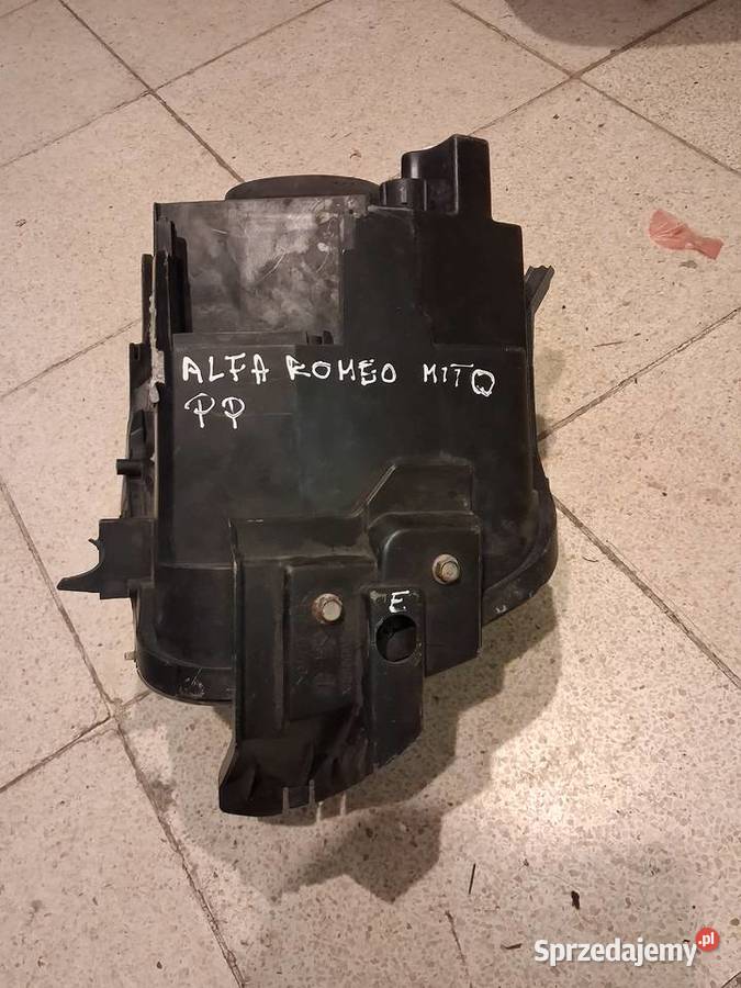 Alfa Romeo Mito lampa prawa przednia 0818 osobowe Stalowa Wola