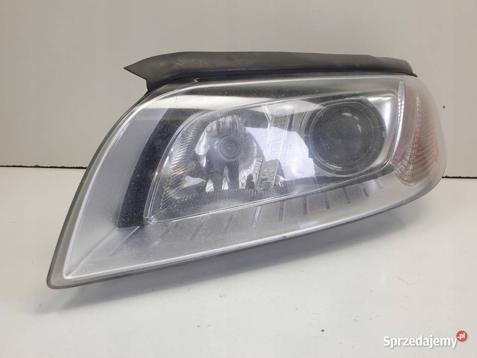 Volvo V70 III PRZEDNIA LAMPA LEWA XENON SKRĘTNY osobowe Janów