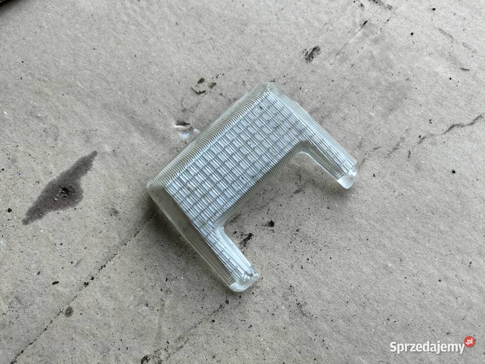 Suzuki Maruti 800 LAMPKA PODSUFITKI OŚWIETLENIE Kamień-Kolonia