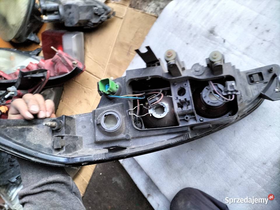 Ford Cougar LAMPA PRZÓD PRZEDNIA PRAWA lubelskie Kamień-Kolonia