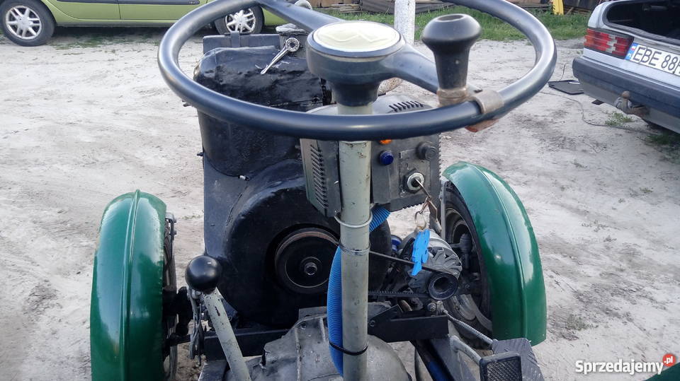 Sprzedam ciagnik sam es 7 z przyczepka Skrzynia biegów Manualna