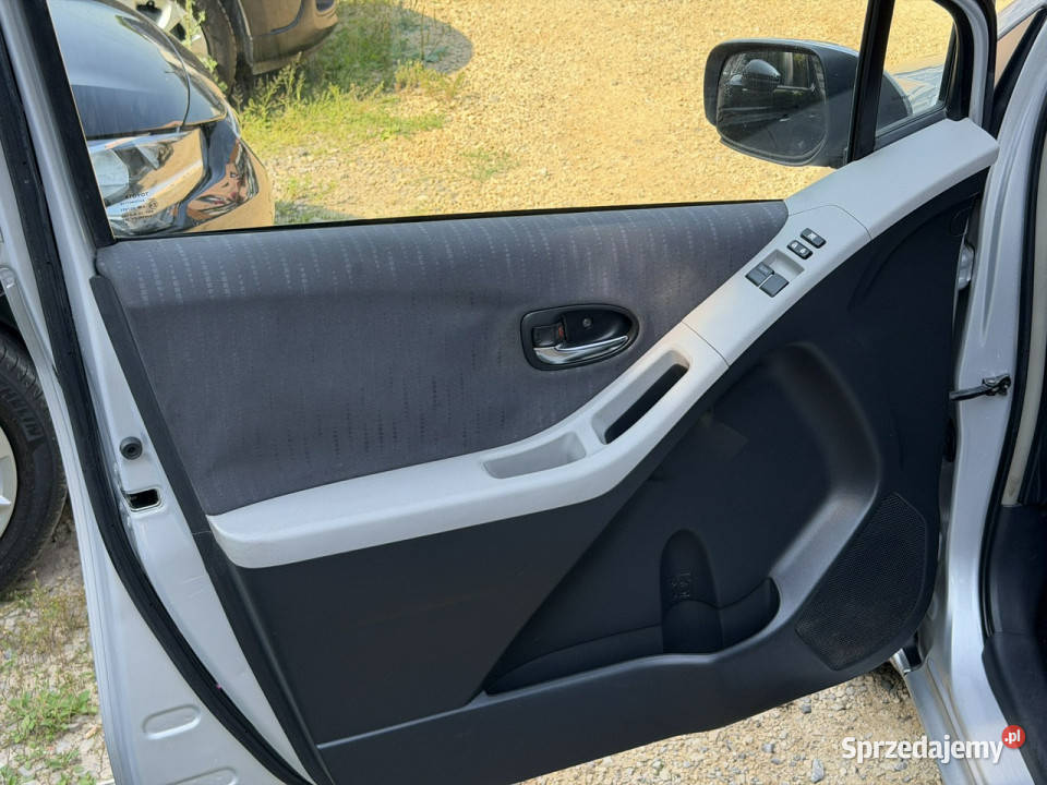 Toyota Yaris gniazdo AUX śląskie