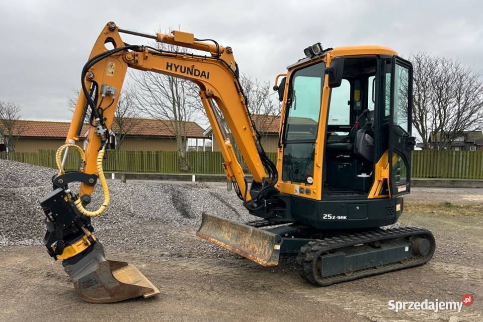 Minikoparka Hyundai Robex 25Z 9AK Ostrowiec Świętokrzyski