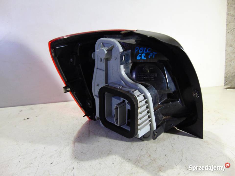 LAMPA PRAWA TYLNA TYŁ POLO V 6R 6R0945096G