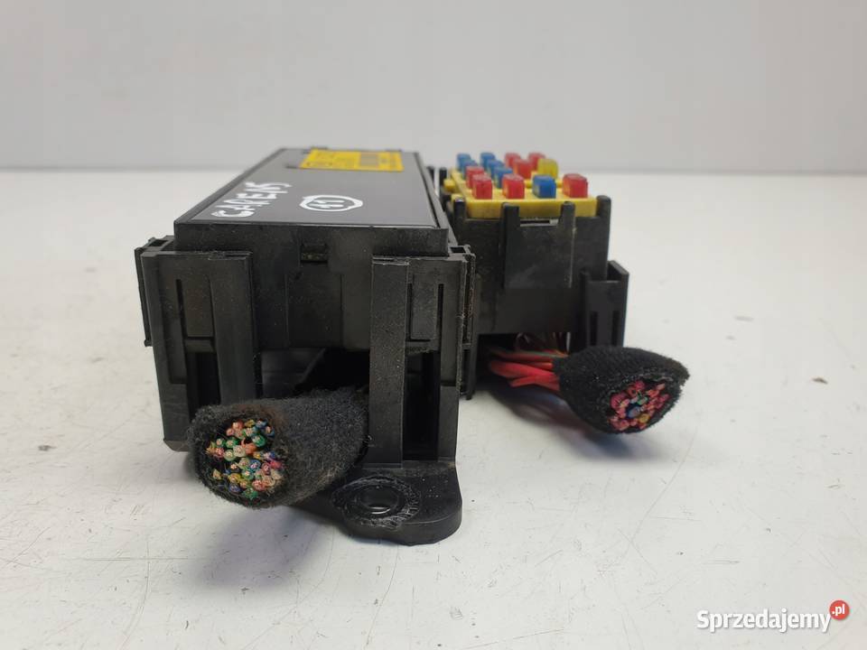 SKRZYNKA BEZPIECZNIKÓW Kia Carens II 20 CRDI Rudka sprzedam