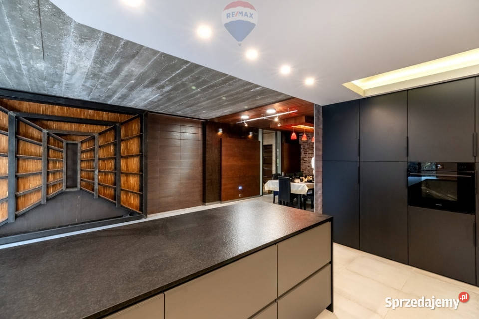 Wyjątkowa rezydencja w otoczeniu lasów Sprzedaż Ustanów