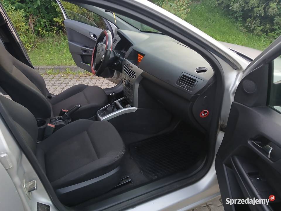 Opel astra 2009r 14 na lancuszku z gazem lakier metallic