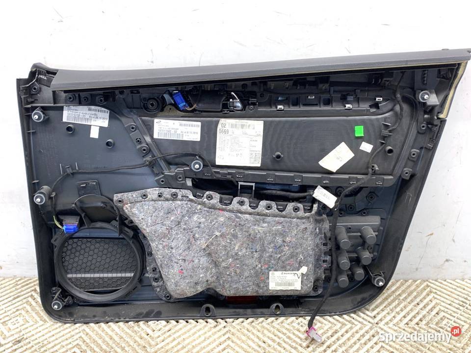 BOCZEK DRZWI LEWY PRZÓD VW PASSAT B7 Kombi 1015 sprzedam