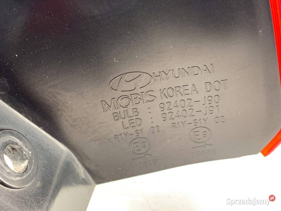 LAMPA PRAWY TYŁ HYUNDAI KONA 92402J90 Crossover sprzedam