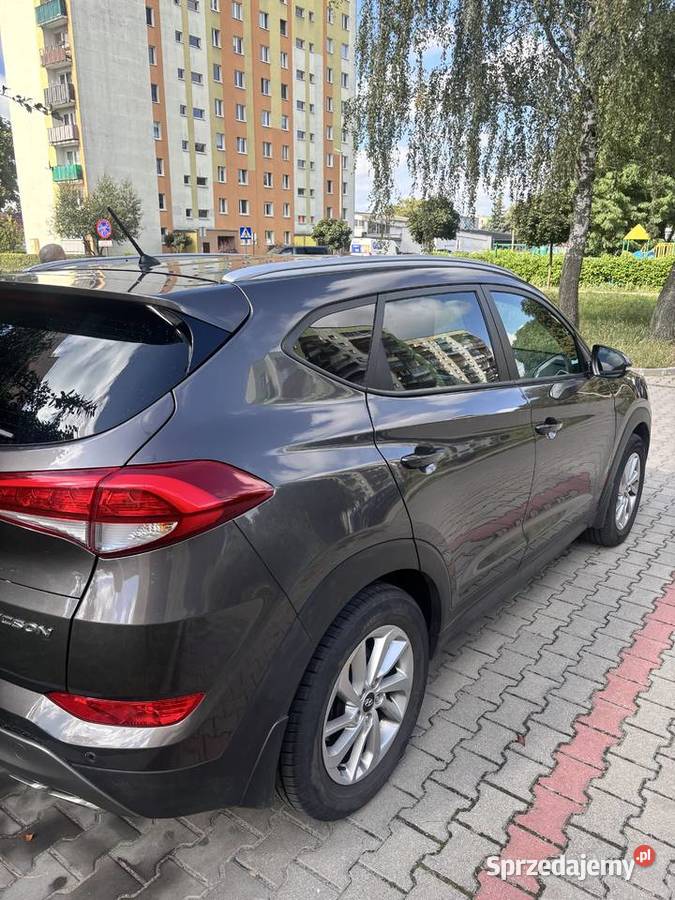 Hyundai Tucson 100 orginalny lakier i przebieg Rok produkcji 2015 Ziąbki