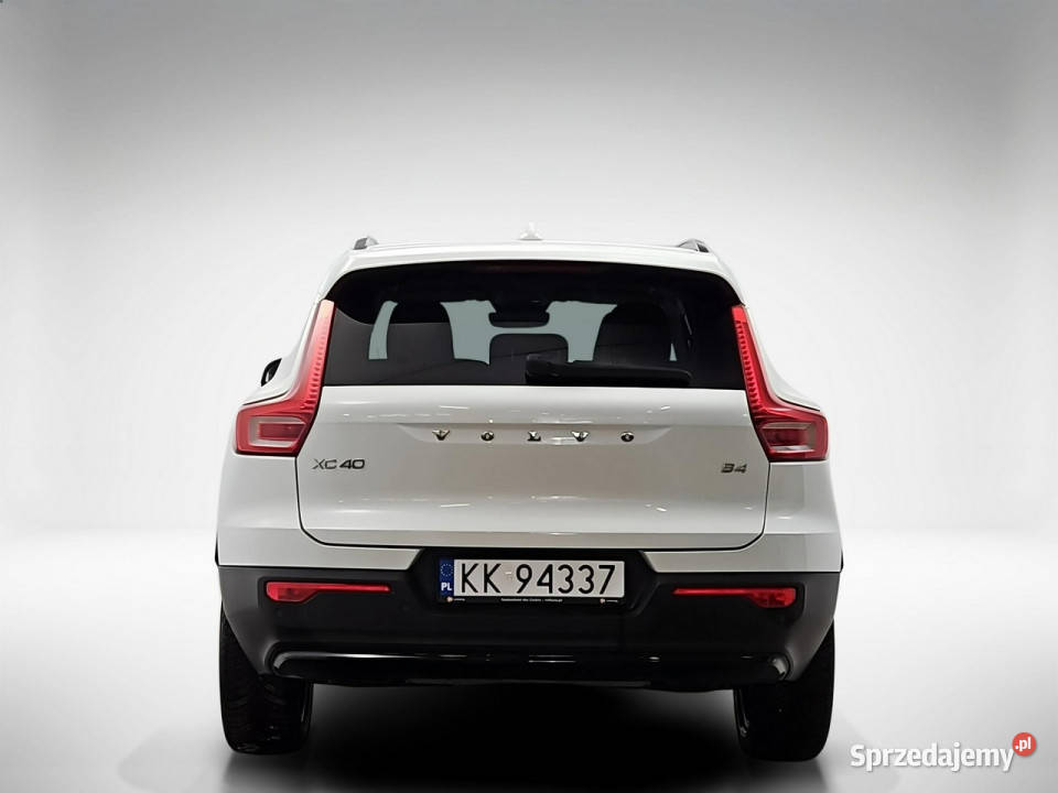 Volvo XC 40 B4 Plus Dark aut Z Polskiego Salonu Warszawa sprzedam