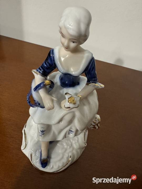 Figurka porcelanowa z czasów PRL lata 80 te dama