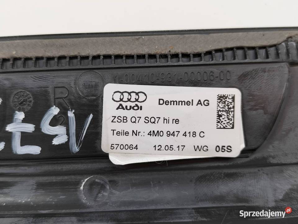 OSŁONA PROGU LISTWA PRAWY TYŁ LED 4M 4M0947418C Karoseria