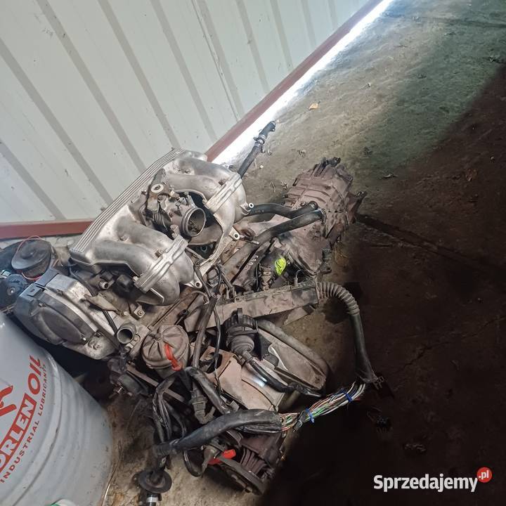 Silnik 18 m40 części Olechów Stary