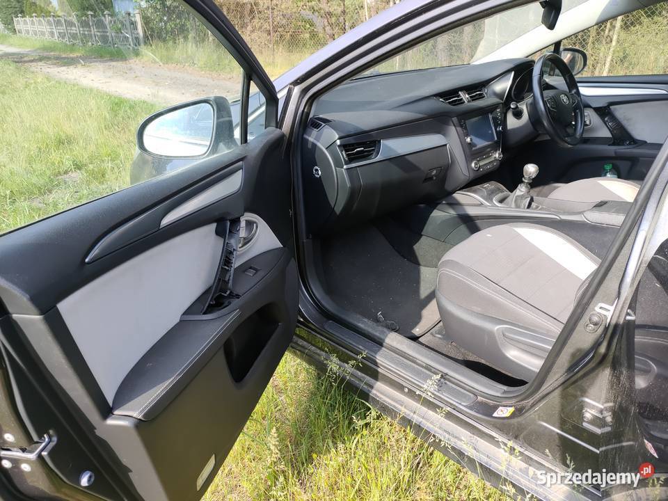 Toyota Avensis 2016 manualna Kalety