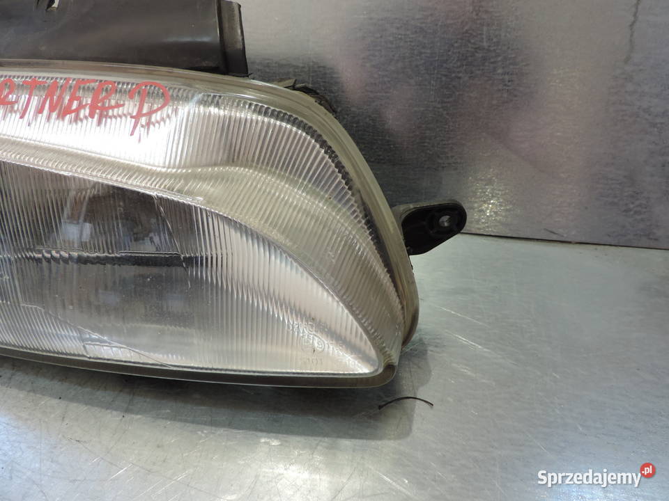 LAMPA PRAWA PRZEDNIA REFLEKTOR CITROEN PEUGEOT Lampy przednie małopolskie Nowy Sącz
