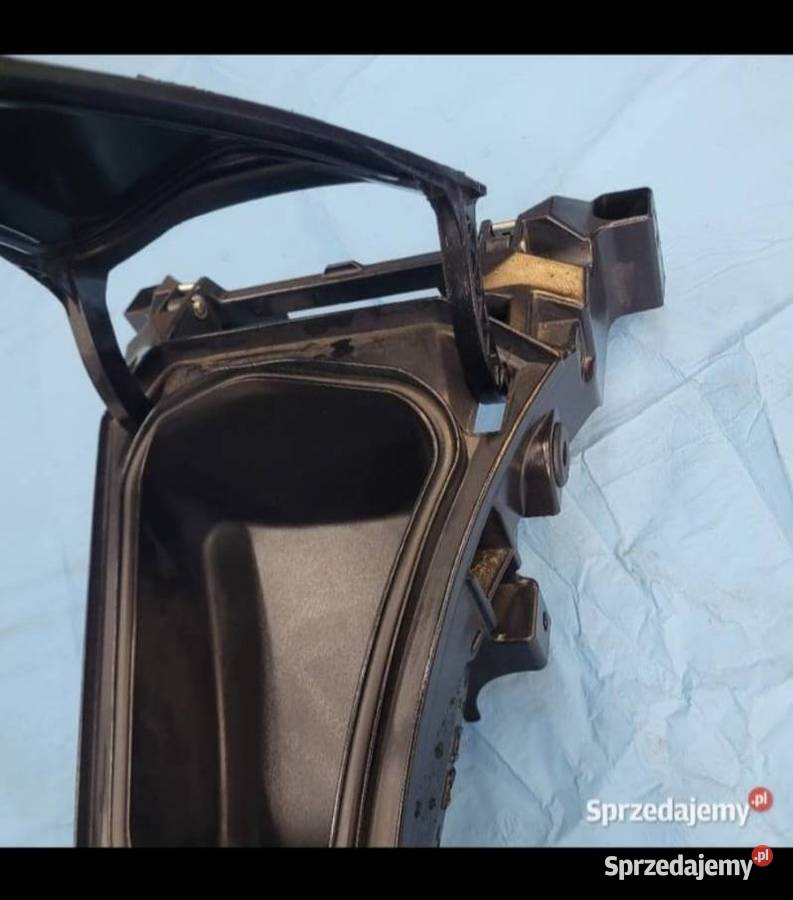 CanAm CAN AM SPYDER RT 2011 OEM schowek kieszeń Plastiki Nowy Tomyśl
