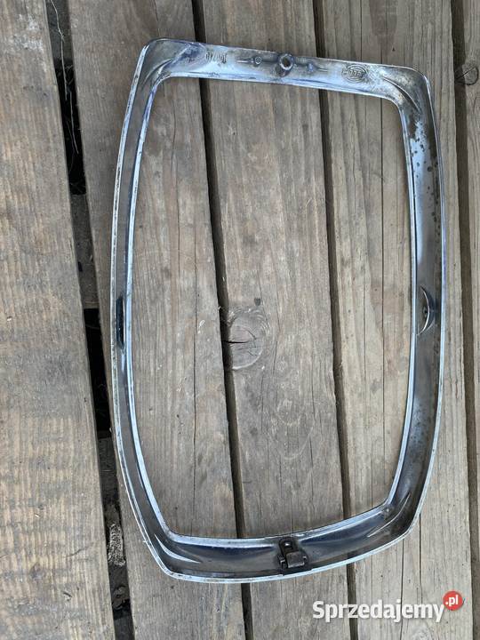 MercedesBenz W115 1971 Chrom lampy przedniej Łagiewniki